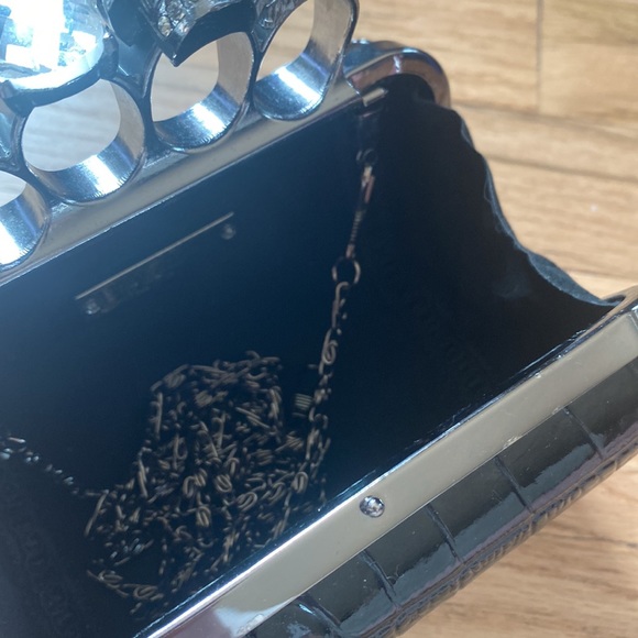 Black brass knuckle alligator texture clutch bag silver skull goth punk - Picture 5 of 8